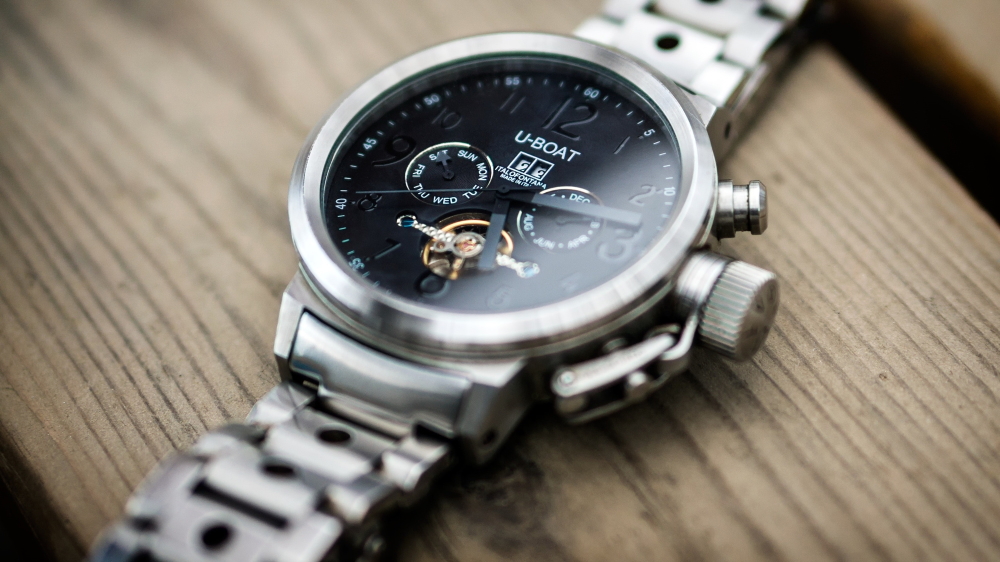 Cleaning a Stainless Steel Watch_Martins of Glasgow