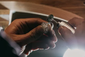 Jewellers clean jewellery