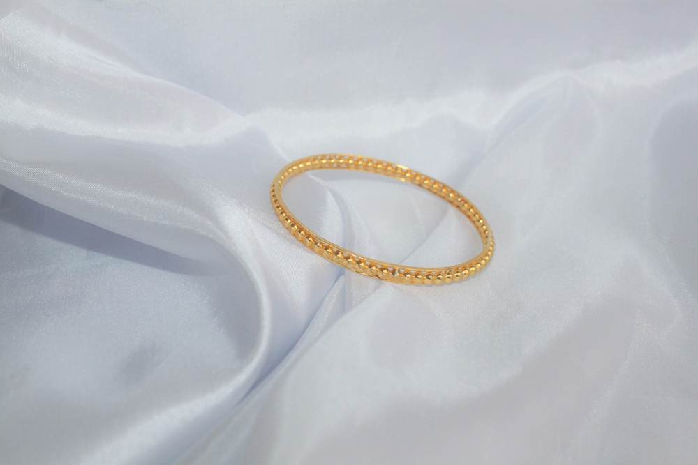 gold bracelet